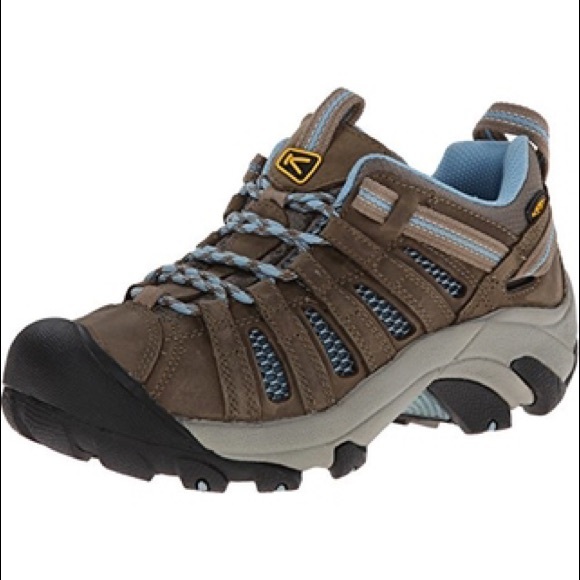 keen voyageur hiking shoes